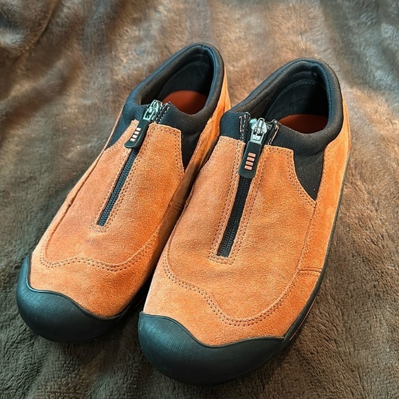 LANDS END All Weather Moccasins Orange Leather Sz 8 - Picture 1 of 12